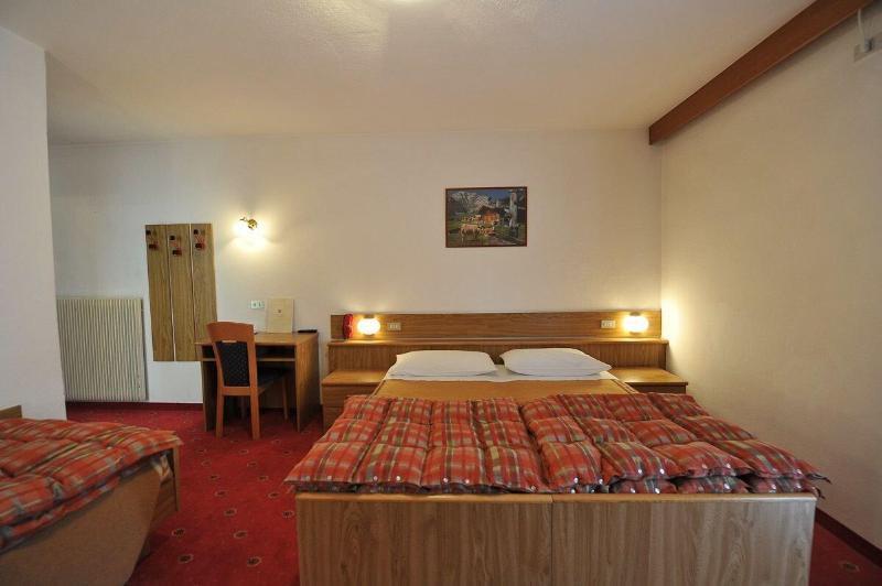 Hotel Cristallo Vigo di Fassa Esterno foto