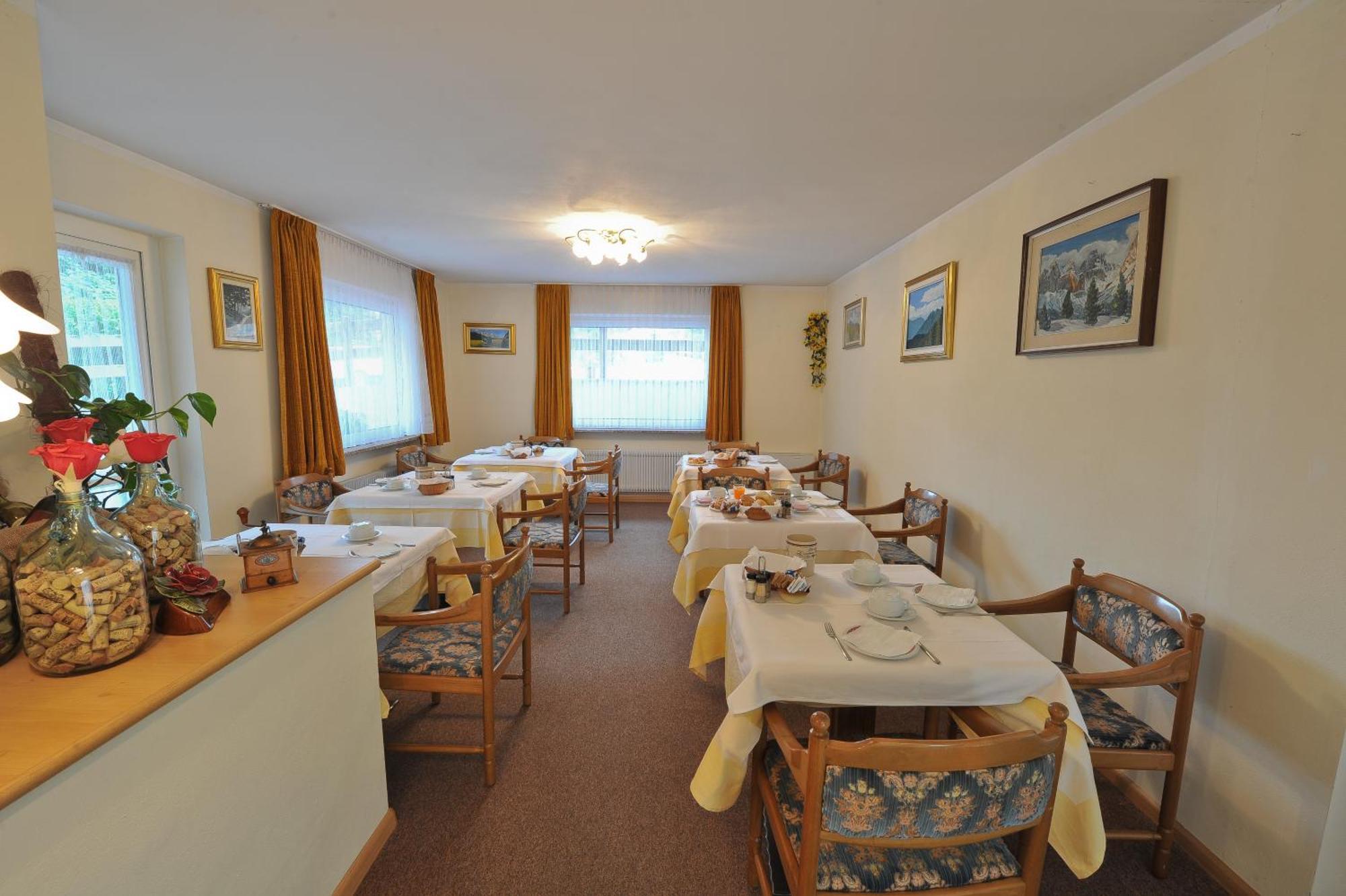Hotel Cristallo Vigo di Fassa Esterno foto