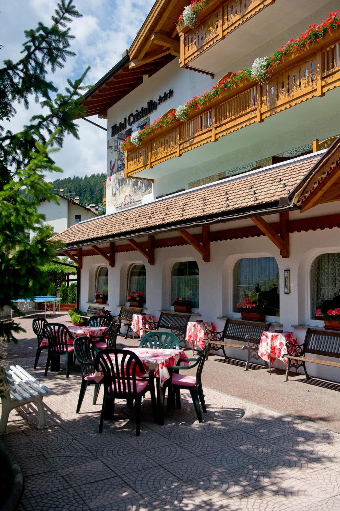 Hotel Cristallo Vigo di Fassa Esterno foto