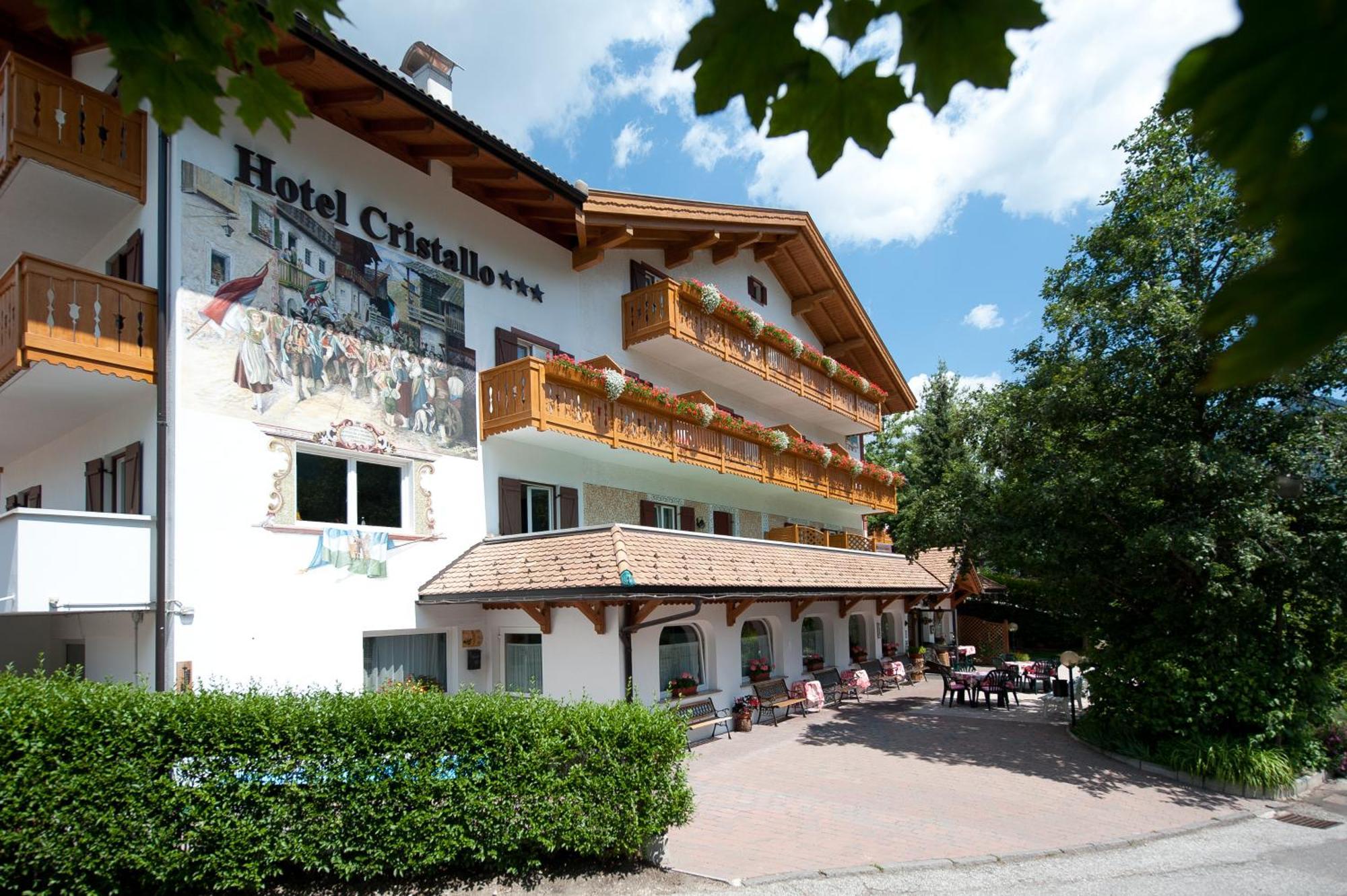 Hotel Cristallo Vigo di Fassa Esterno foto