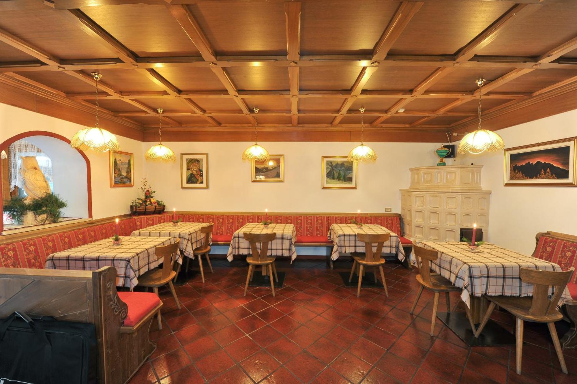 Hotel Cristallo Vigo di Fassa Esterno foto